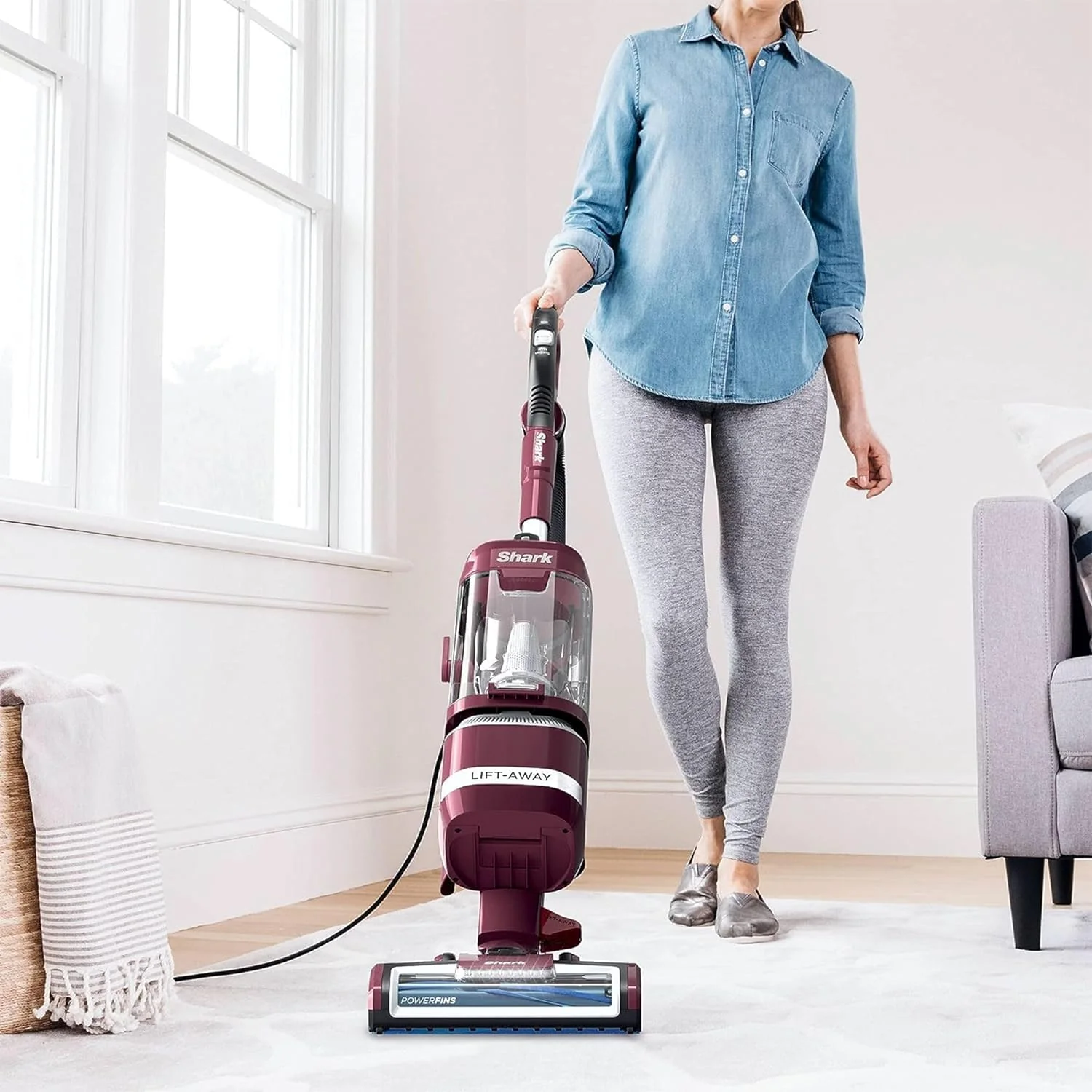 Shark LA401 Navigator Lift Away ADV Upright Vacuum with PowerFins Brush Roll, LED Headlights and Advanced Swivel Steering - Image 4