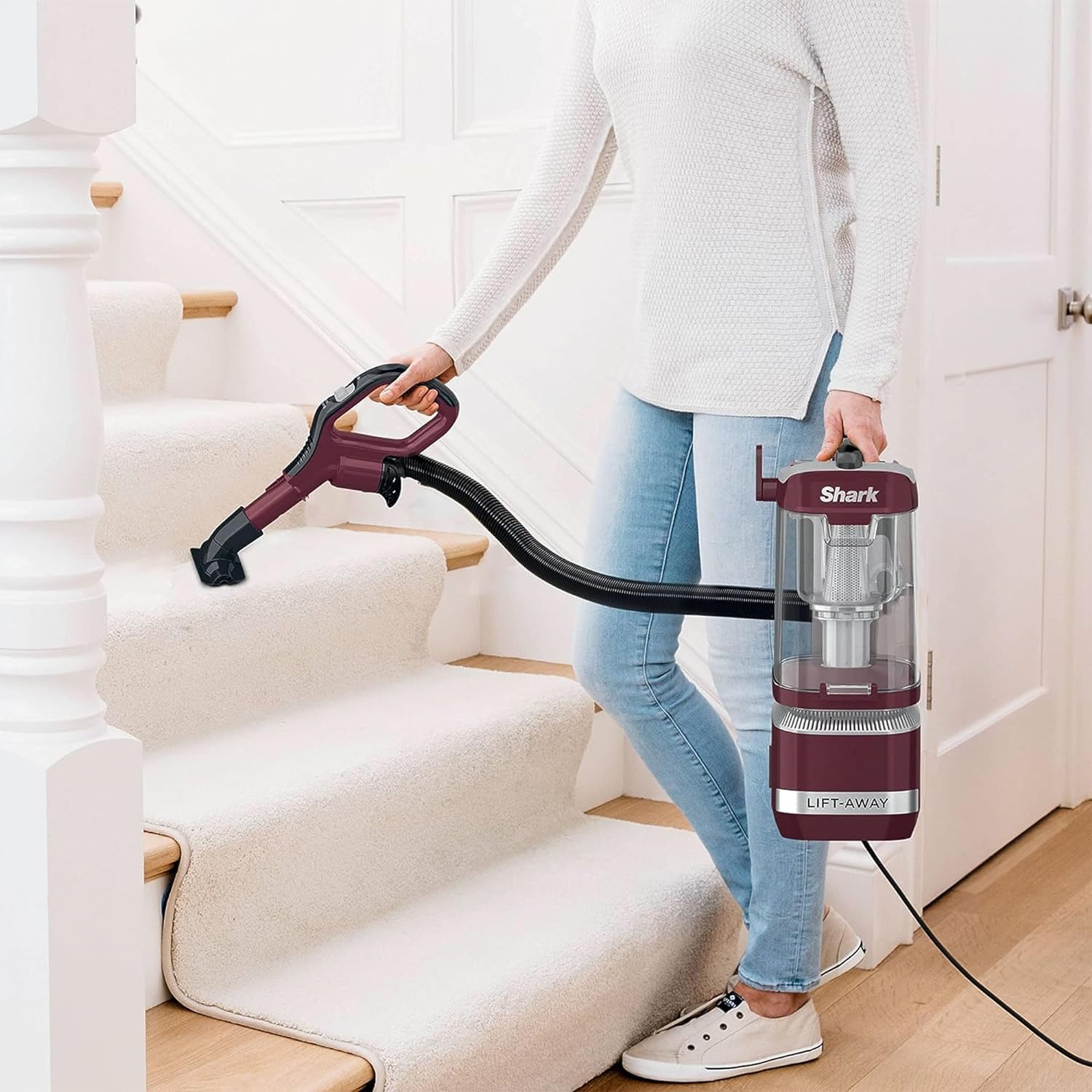 Shark LA401 Navigator Lift Away ADV Upright Vacuum with PowerFins Brush Roll, LED Headlights and Advanced Swivel Steering - Image 8
