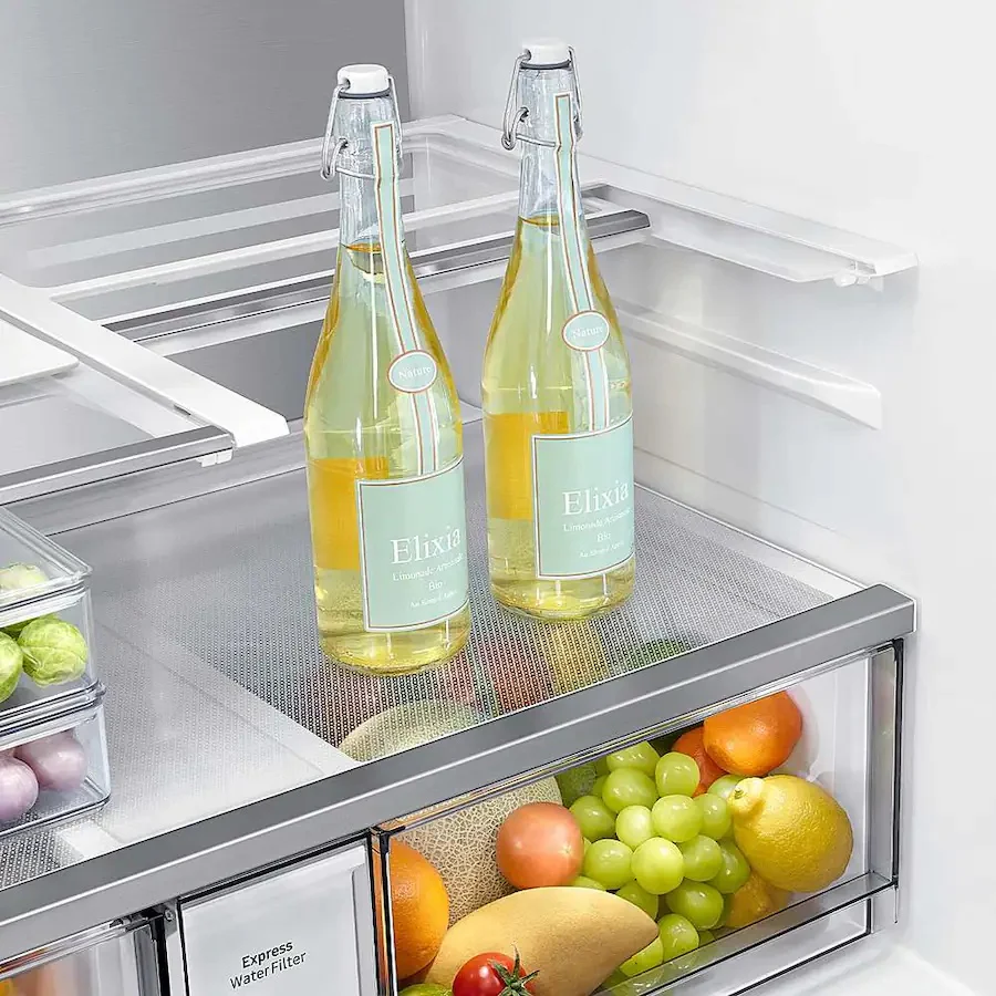 Samsung Bespoke 23 Cu. Ft. 4-Door Flex French Door Counter Depth Refrigerator with Beverage Center (RF23DB960012) - White Glass - Image 11