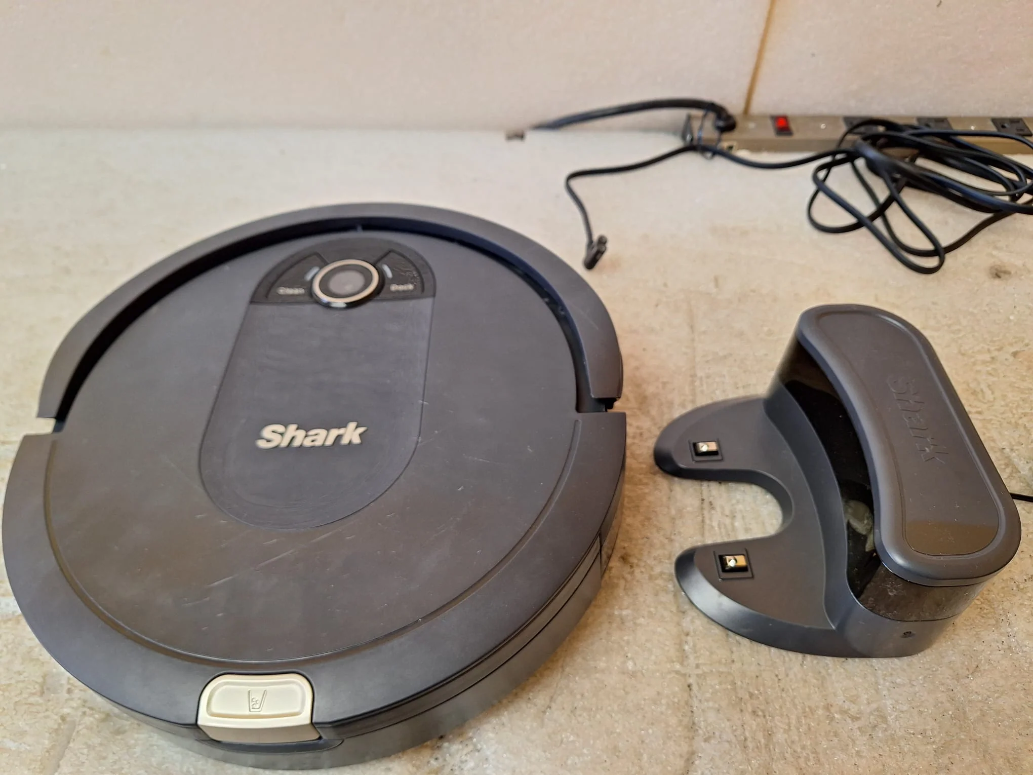 Shark RV990 EZ Robot Vacuum with Row-by-Row Cleaning, Powerful Suction, Perfect for Pet Hair, Wi-Fi, Carpets & Hard Floors